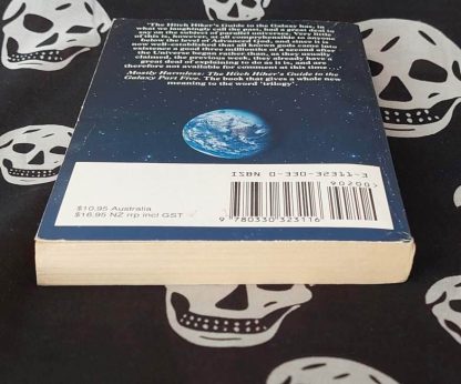 douglas adams mostly harmless hitchhiker's guide book 5 copy 1 (2000)