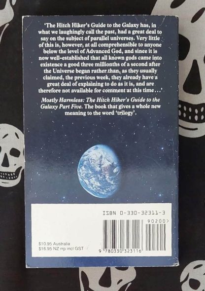 douglas adams mostly harmless hitchhiker's guide book 5 copy 1 (2000)